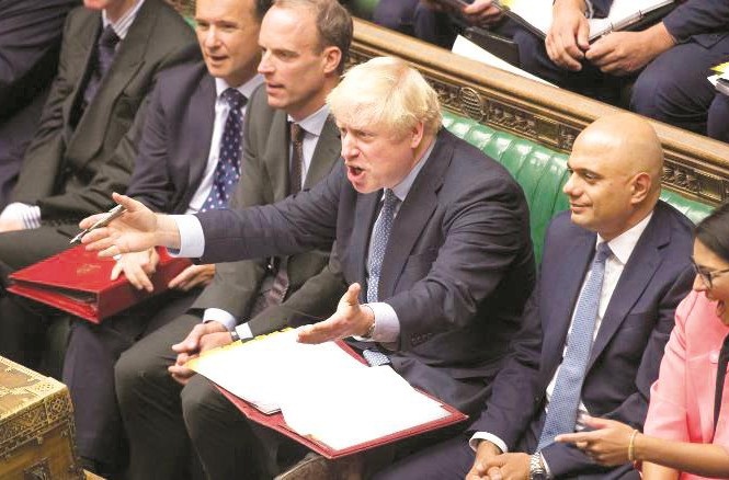 “Mẹ của các nghị viện” tả tơi trên truyền hình