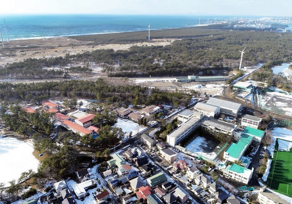 Thế khó của Thủ tướng Nhật Bản khi cho phép Mỹ đặt hệ thống tên lửa