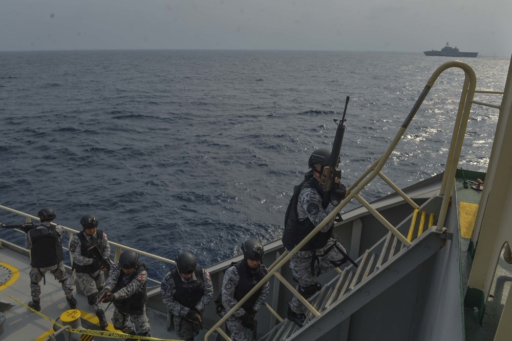 Khoảnh khắc ấn tượng trong cuộc diễn tập hàng hải Mỹ - ASEAN đầu tiên