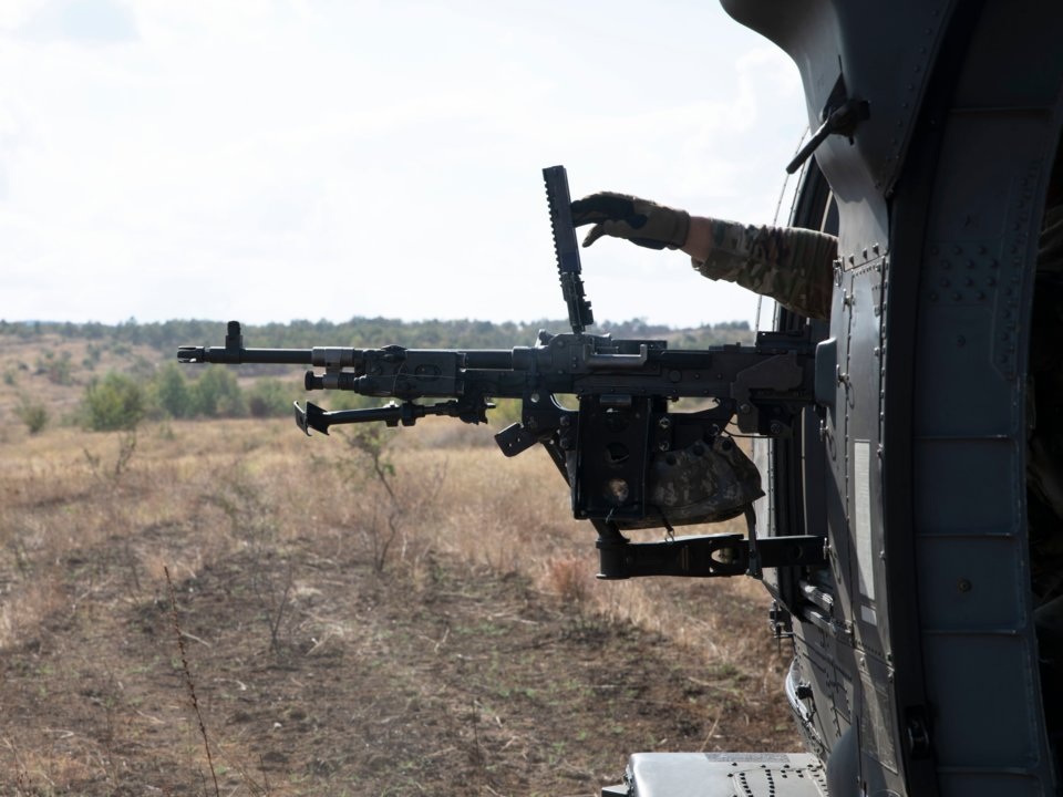 Bức tường biên giới của ông Trump và nỗi lo năng lực quân sự Mỹ bị suy yếu