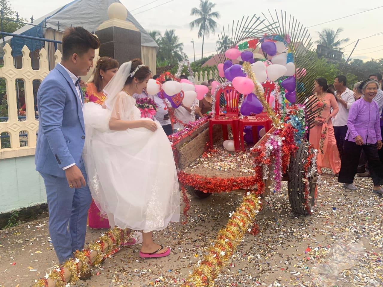 Độc đáo đám cưới rước dâu bằng xe trâu ở Thanh Hóa - 2