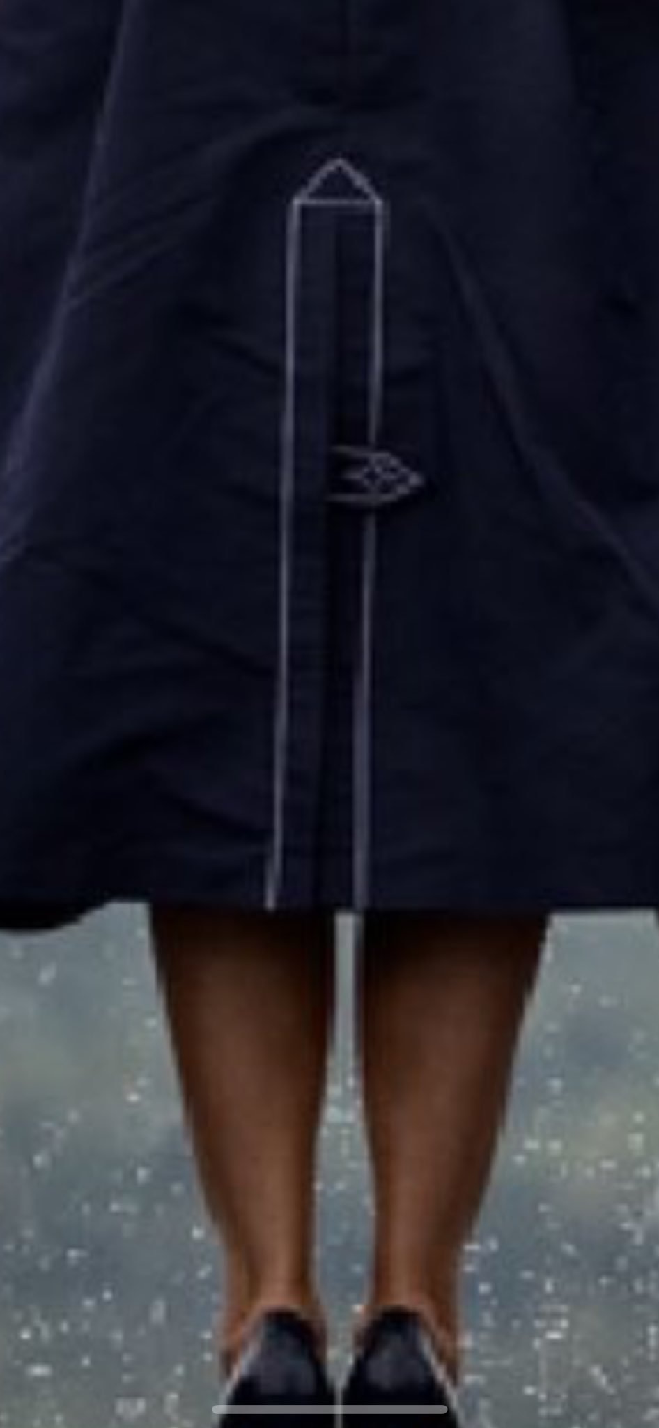 Bà Melania Trump gây tranh cãi vì mặc áo "gợi nhớ vụ khủng bố 11/9"