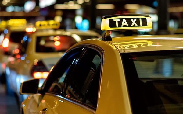 Bộ GTVT: Mọi loại xe taxi đều phải có hộp đèn trên nóc - 2