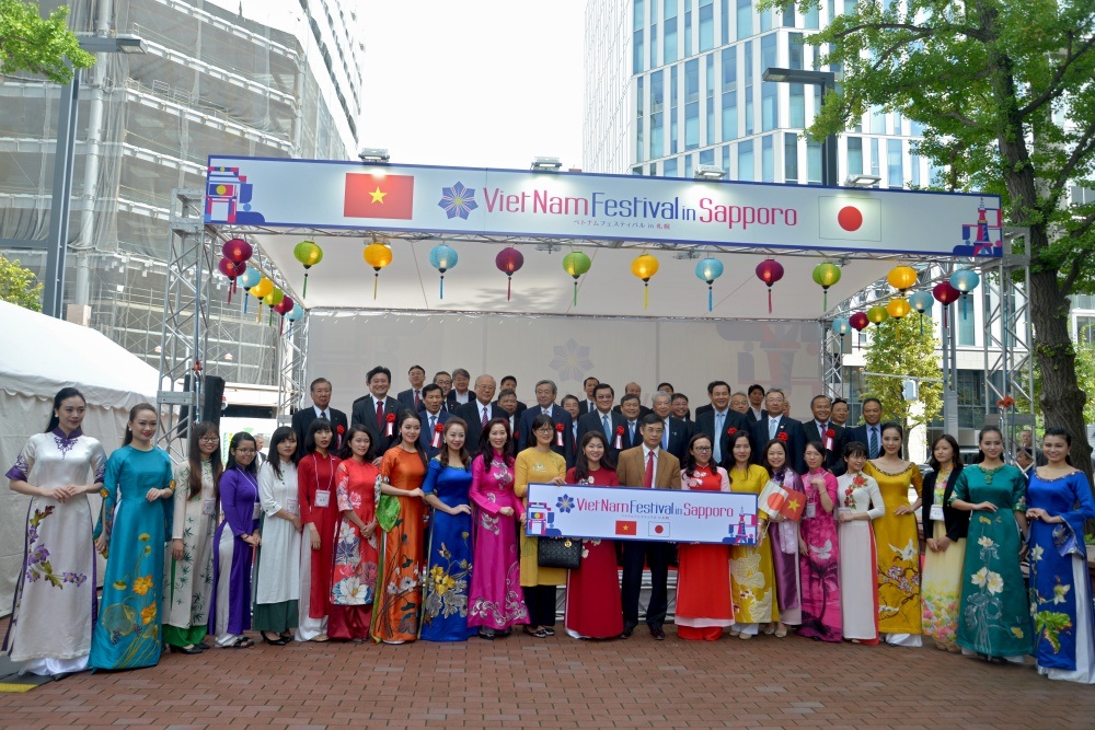Nguyên Chủ tịch nước Trương Tấn Sang dự Lễ hội Việt Nam tại Sapporo 2019 - 7 Nguyên Chủ tịch nước Trương Tấn Sang dự Lễ hội Việt Nam tại Sapporo 2019 - 7