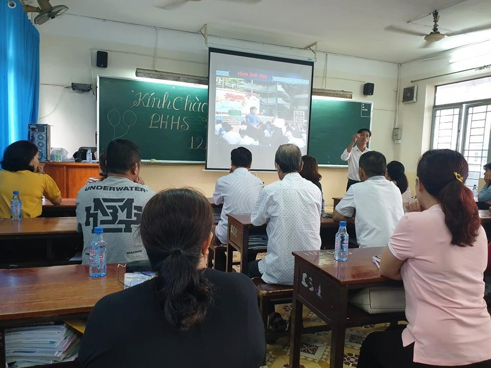 Bầu Hội phụ huynh, ai cũng... cúi gằm mặt - 1 Bầu Hội phụ huynh, ai cũng... cúi gằm mặt - 1