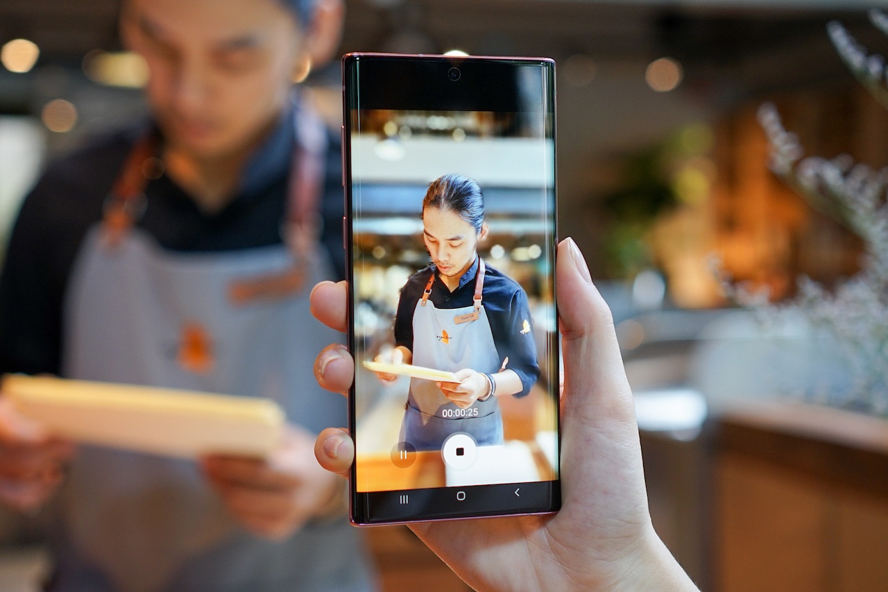 Loạt tính năng độc đáo trong smartphone “nghìn đô” 2019 - 2 Loạt tính năng độc đáo trong smartphone “nghìn đô” 2019 - 2