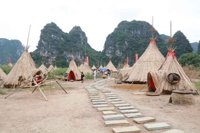Tháo dỡ phim trường “Kong” trong Quần thể danh thắng Tràng An - 1 Tháo dỡ phim trường “Kong” trong Quần thể danh thắng Tràng An - 1