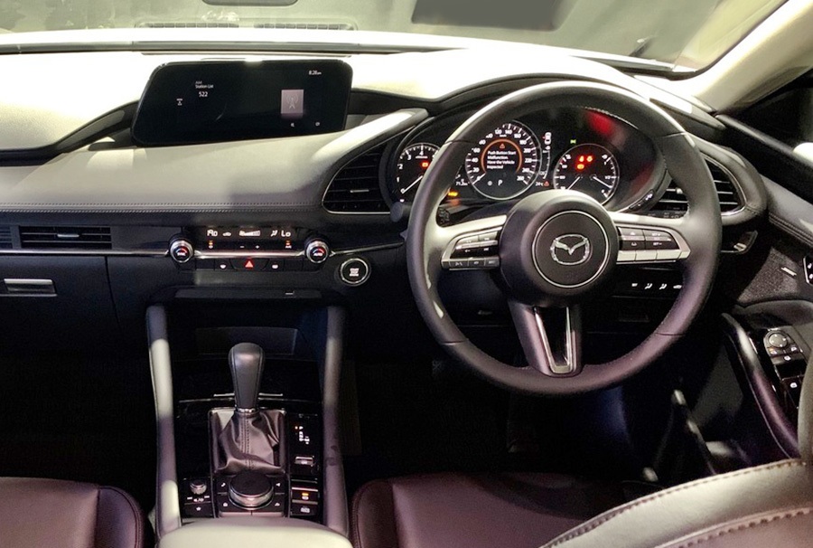 Mazda3 thế hệ thứ 4 ra mắt tại Thái Lan, giá tương đương từ 730 triệu đồng - 3 Mazda3 thế hệ thứ 4 ra mắt tại Thái Lan, giá tương đương từ 730 triệu đồng - 3