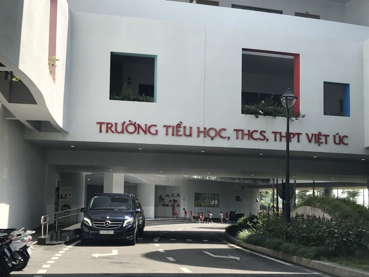 Vụ bữa ăn trường quốc tế “nhìn muốn khóc”: Thay quản lý cơ sở - 4 Vụ bữa ăn trường quốc tế “nhìn muốn khóc”: Thay quản lý cơ sở - 4