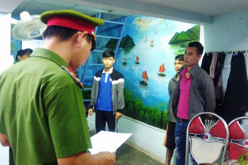 Điều tra nhóm đối tượng từ Bắc vào Bình Định hoạt động tín dụng đen - Ảnh 1. Điều tra nhóm đối tượng từ Bắc vào Bình Định hoạt động tín dụng đen - Ảnh 1.