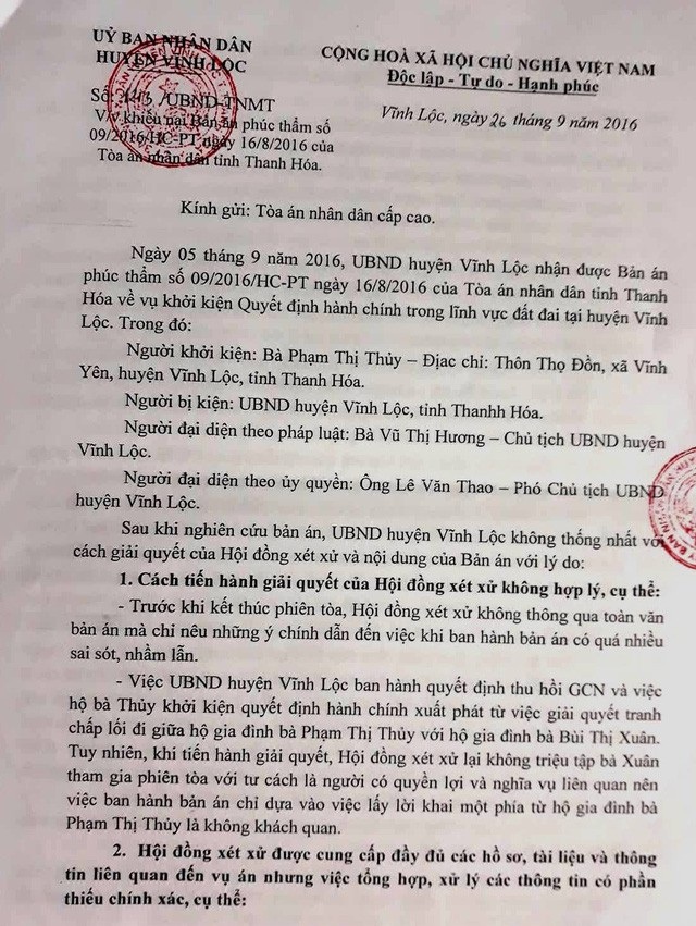 Vụ bất ngờ bị hàng xóm bịt lối đi: VKSND tỉnh Thanh Hóa và TAND cấp cao có quan điểm trái chiều - Ảnh 2. Vụ bất ngờ bị hàng xóm bịt lối đi: VKSND tỉnh Thanh Hóa và TAND cấp cao có quan điểm trái chiều - Ảnh 2.