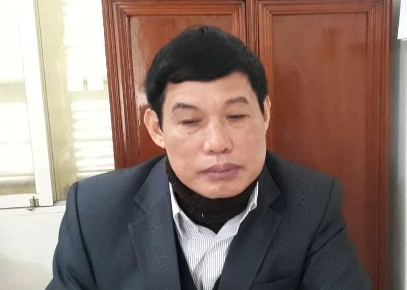 Vụ hiệu trưởng bị tố bóp cổ học sinh: Gia đình xin lỗi thầy, rút đơn tường trình - Ảnh 2. Vụ hiệu trưởng bị tố bóp cổ học sinh: Gia đình xin lỗi thầy, rút đơn tường trình - Ảnh 2.