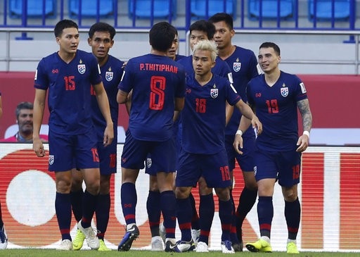 Bahrain 0-1 Thái Lan: Thay tướng đổi vận - Ảnh 4. Bahrain 0-1 Thái Lan: Thay tướng đổi vận - Ảnh 4.
