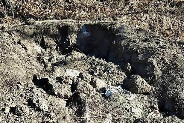 Hài cốt thiếu nữ 18 tuổi bị đánh cắp để làm đám cưới với người chết khác - Ảnh 1. Hài cốt thiếu nữ 18 tuổi bị đánh cắp để làm đám cưới với người chết khác - Ảnh 1.