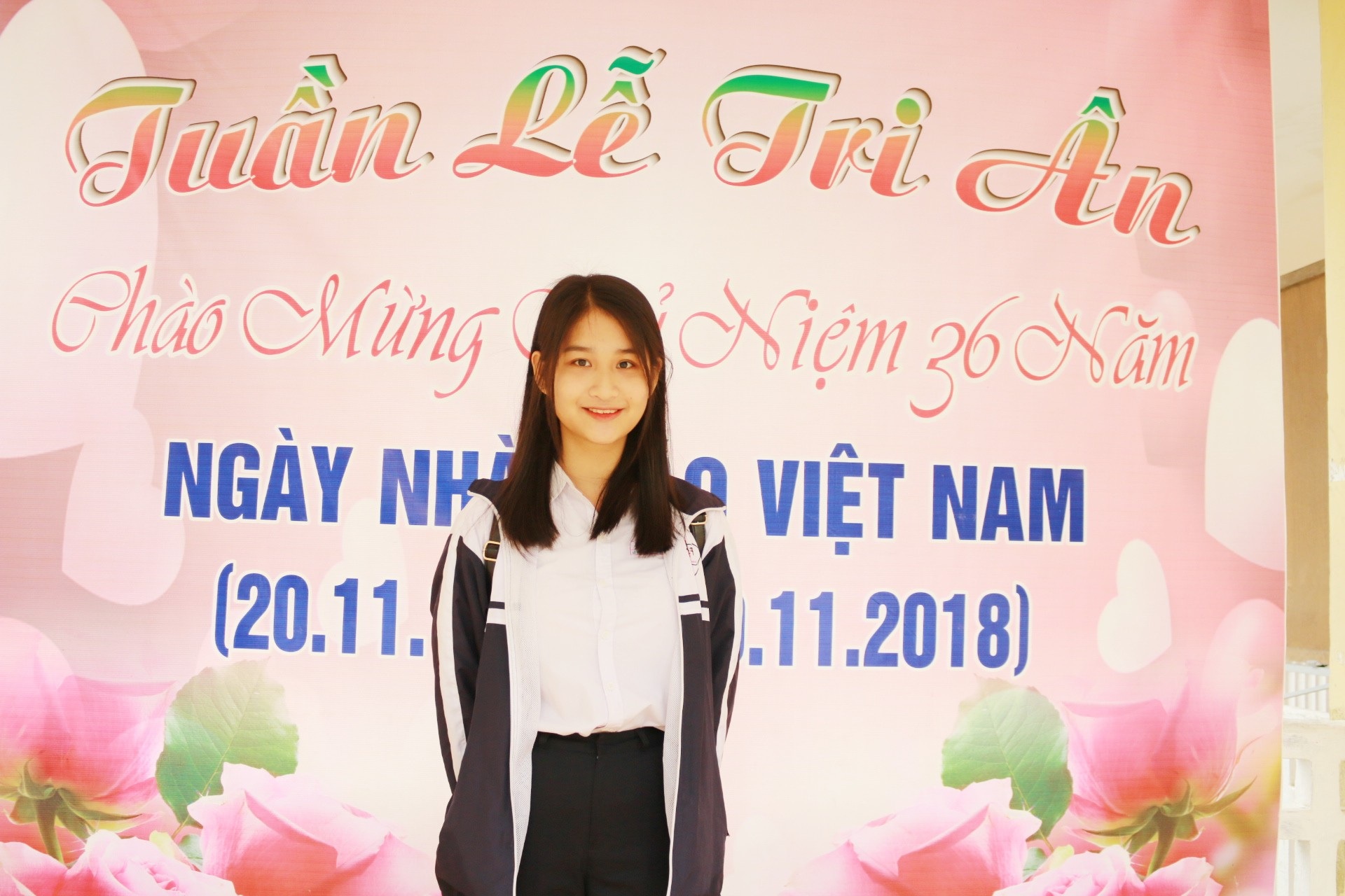Nữ sinh lớp 11 nhặt được ví nhiều tiền trả lại cho người đánh rơi - Ảnh 2. Nữ sinh lớp 11 nhặt được ví nhiều tiền trả lại cho người đánh rơi - Ảnh 2.
