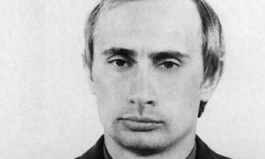 Khi quá khứ của ông Putin được hé lộ nhiều hơn - Ảnh 1. Khi quá khứ của ông Putin được hé lộ nhiều hơn - Ảnh 1.
