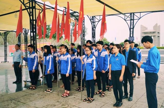Học sinh ươm cây xanh trồng ở nghĩa trang, di tích lịch sử - Ảnh 3. Học sinh ươm cây xanh trồng ở nghĩa trang, di tích lịch sử - Ảnh 3.