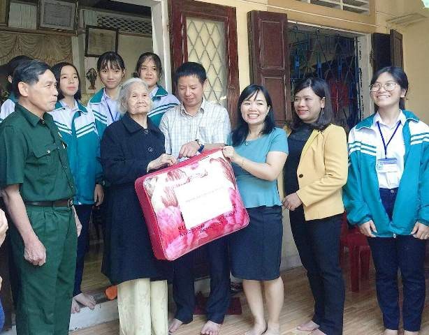 Học sinh ươm cây xanh trồng ở nghĩa trang, di tích lịch sử - Ảnh 9. Học sinh ươm cây xanh trồng ở nghĩa trang, di tích lịch sử - Ảnh 9.