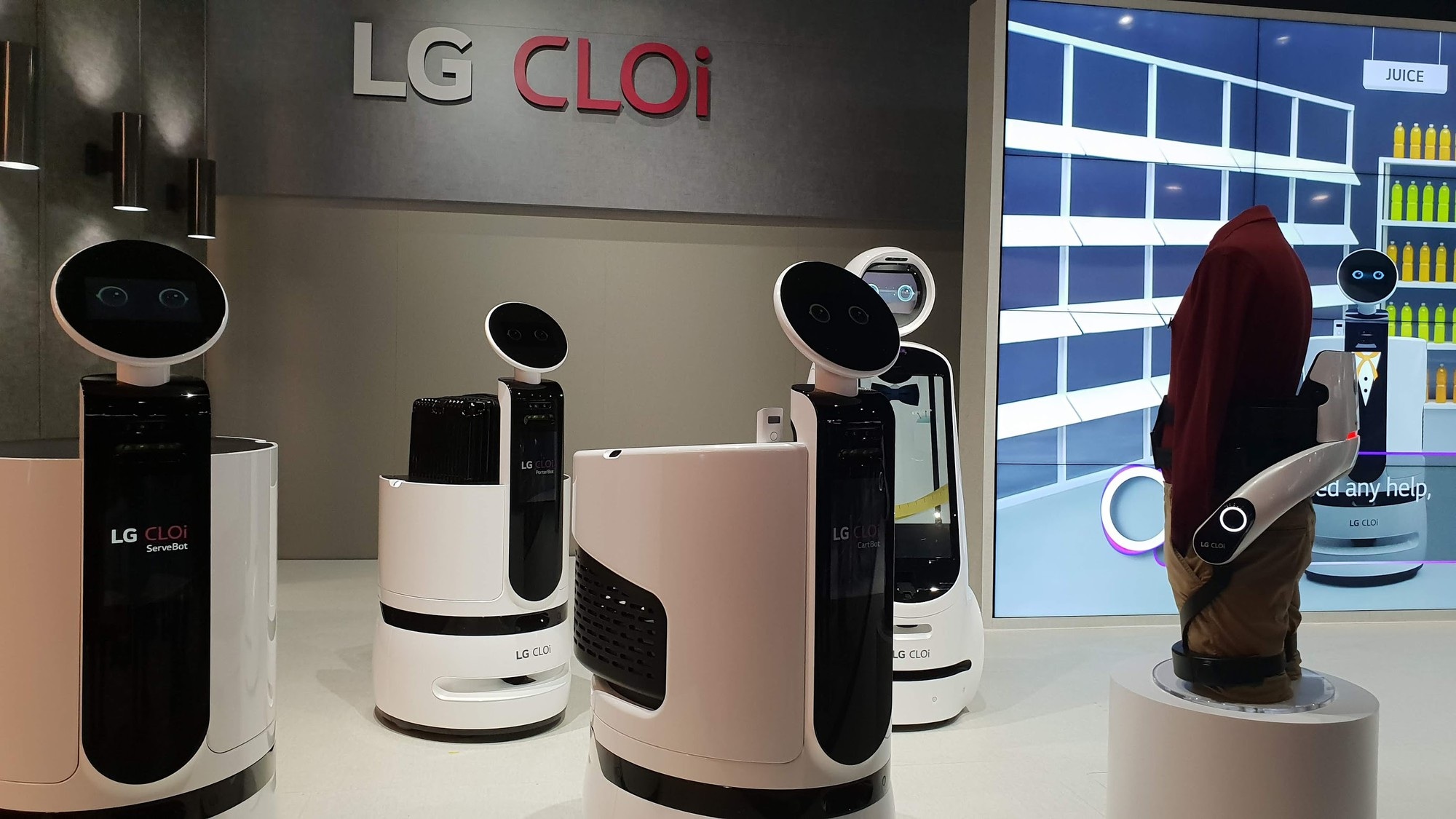 Samsung và LG sắp bước vào cuộc chiến robot giúp việc - Ảnh 1. Samsung và LG sắp bước vào cuộc chiến robot giúp việc - Ảnh 1.