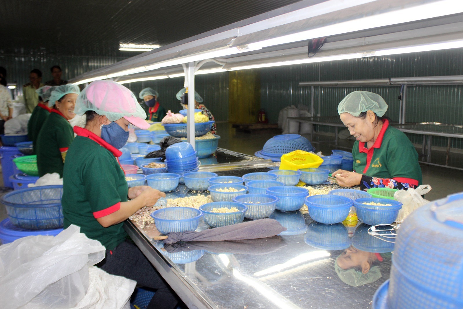 Phú Yên: Mức thưởng Tết thấp nhất là 100.000 đồng - Ảnh 2. Phú Yên: Mức thưởng Tết thấp nhất là 100.000 đồng - Ảnh 2.