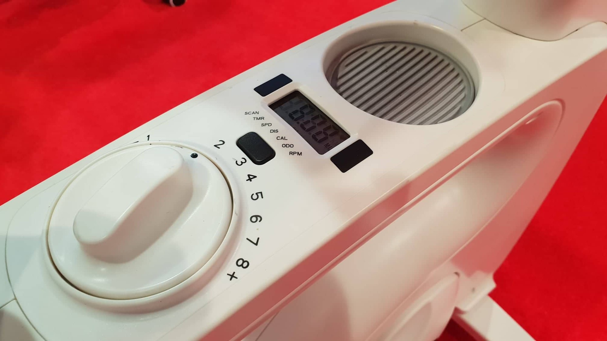 Độc đáo thiết bị giúp vừa làm việc, vừa tập thể dục trình làng tại CES 2019 - Ảnh 4. Độc đáo thiết bị giúp vừa làm việc, vừa tập thể dục trình làng tại CES 2019 - Ảnh 4.