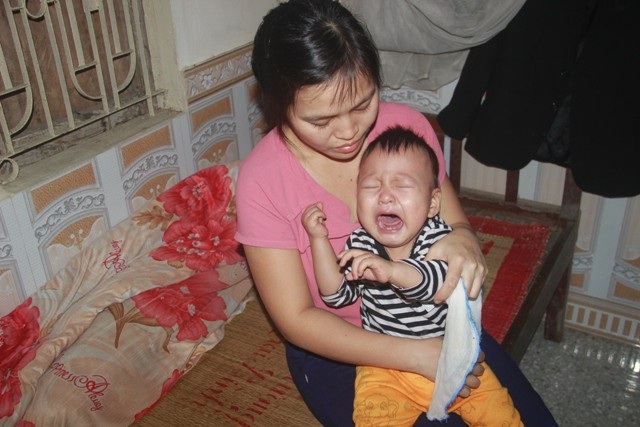 Tiếng khóc xé lòng của bé trai 15 tháng tuổi đã sớm mắc bệnh u gan - Ảnh 9. Tiếng khóc xé lòng của bé trai 15 tháng tuổi đã sớm mắc bệnh u gan - Ảnh 9.