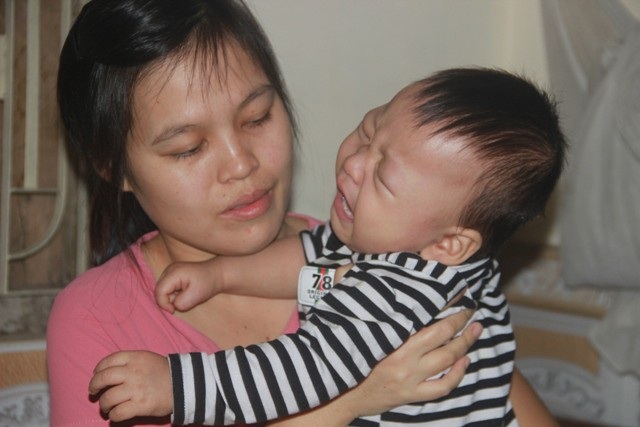 Tiếng khóc xé lòng của bé trai 15 tháng tuổi đã sớm mắc bệnh u gan - Ảnh 1. Tiếng khóc xé lòng của bé trai 15 tháng tuổi đã sớm mắc bệnh u gan - Ảnh 1.