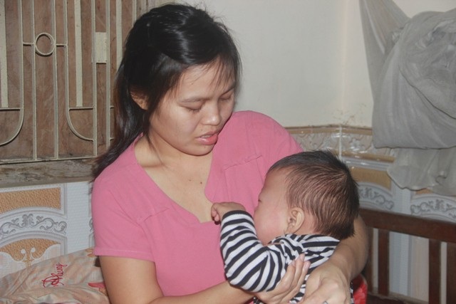 Tiếng khóc xé lòng của bé trai 15 tháng tuổi đã sớm mắc bệnh u gan - Ảnh 3. Tiếng khóc xé lòng của bé trai 15 tháng tuổi đã sớm mắc bệnh u gan - Ảnh 3.