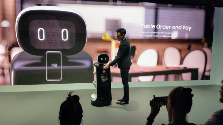 Samsung và LG sắp bước vào cuộc chiến robot giúp việc - Ảnh 5. Samsung và LG sắp bước vào cuộc chiến robot giúp việc - Ảnh 5.