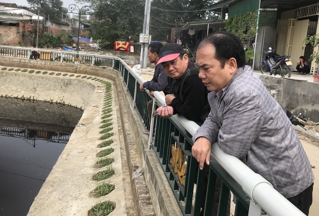 Kinh hãi nước trong kênh hào Thành Cổ đột ngột chuyển đen như mực! - Ảnh 6. Kinh hãi nước trong kênh hào Thành Cổ đột ngột chuyển đen như mực! - Ảnh 6.