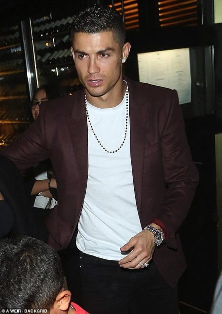 C.Ronaldo dọa kiện bạn gái cũ vì bị “tố” là kẻ tâm thần, dối trá - Ảnh 1. C.Ronaldo dọa kiện bạn gái cũ vì bị “tố” là kẻ tâm thần, dối trá - Ảnh 1.