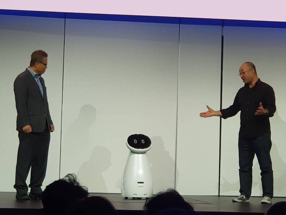 Samsung và LG sắp bước vào cuộc chiến robot giúp việc - Ảnh 4. Samsung và LG sắp bước vào cuộc chiến robot giúp việc - Ảnh 4.