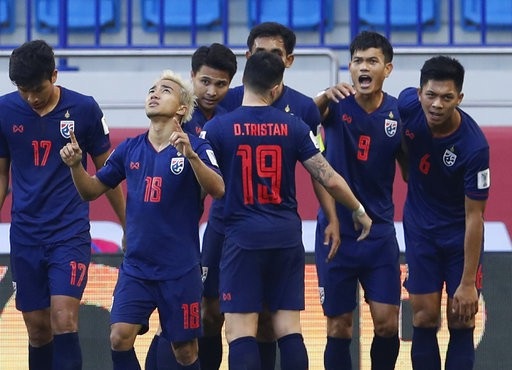 Những khoảnh khắc chiến thắng ngọt ngào của Thái Lan trước Bahrain - Ảnh 9. Những khoảnh khắc chiến thắng ngọt ngào của Thái Lan trước Bahrain - Ảnh 9.
