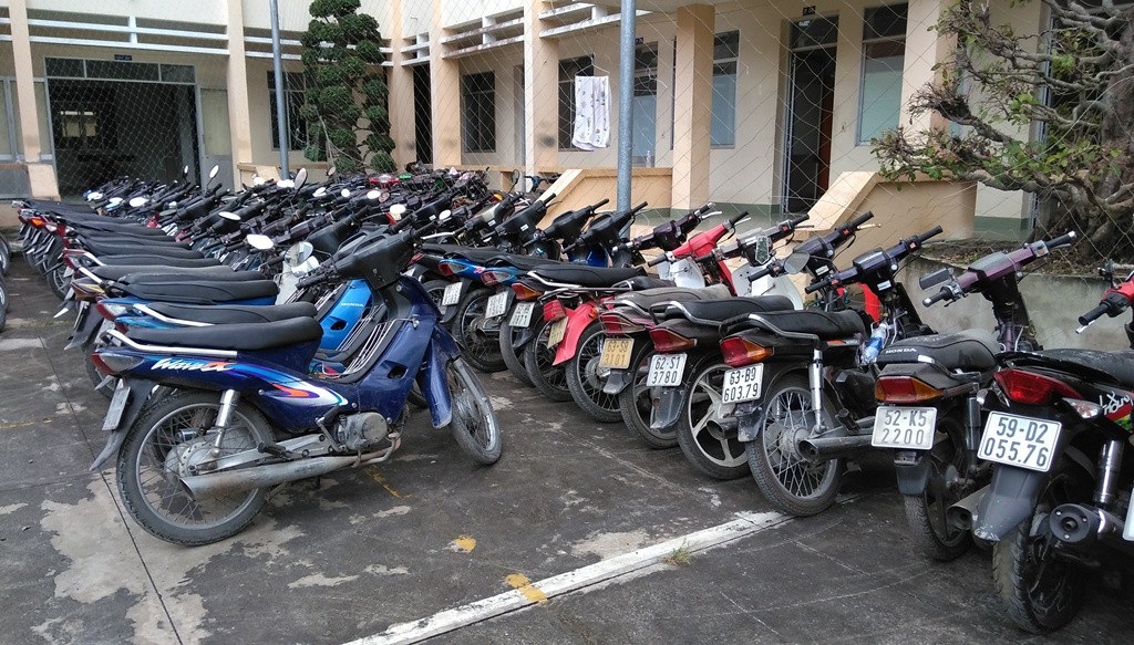 Phát hiện tiệm cầm đồ cầm gần 100 xe máy không chính chủ - Ảnh 1. Phát hiện tiệm cầm đồ cầm gần 100 xe máy không chính chủ - Ảnh 1.