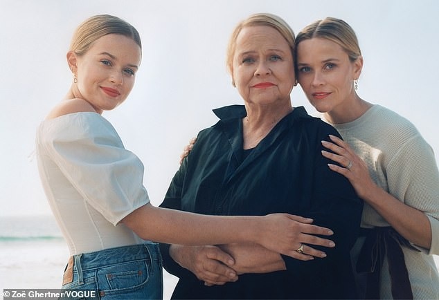 Nữ diễn viên Reese Witherspoon: Phụ nữ phải biết làm ra tiền - Ảnh 1. Nữ diễn viên Reese Witherspoon: Phụ nữ phải biết làm ra tiền - Ảnh 1.