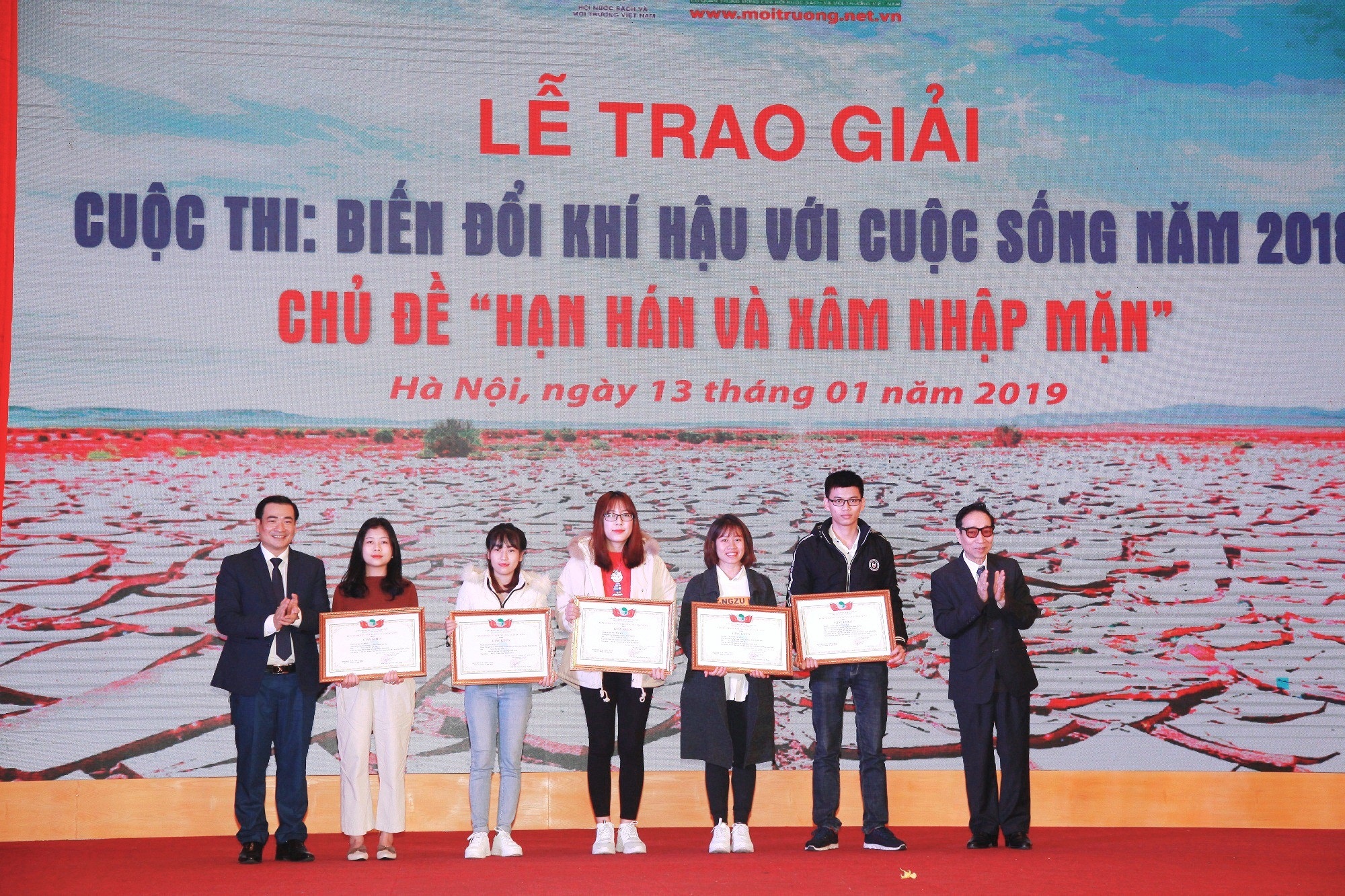 Trao giải Cuộc thi “Biến đổi khí hậu với cuộc sống” năm 2018 - Ảnh 3. Trao giải Cuộc thi “Biến đổi khí hậu với cuộc sống” năm 2018 - Ảnh 3.