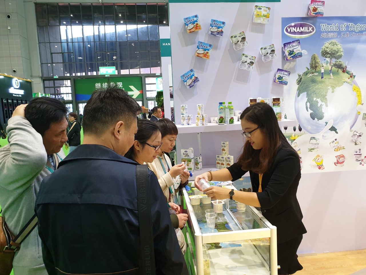Cú đột phá cuối năm: “Đại gia” ngành sữa tăng lãi hơn 30% - Ảnh 1. Cú đột phá cuối năm: “Đại gia” ngành sữa tăng lãi hơn 30% - Ảnh 1.