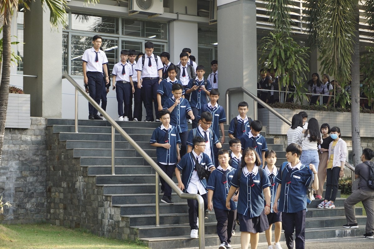 Trường cho phép học sinh lớp 12 học đại học - Ảnh 1. Trường cho phép học sinh lớp 12 học đại học - Ảnh 1.