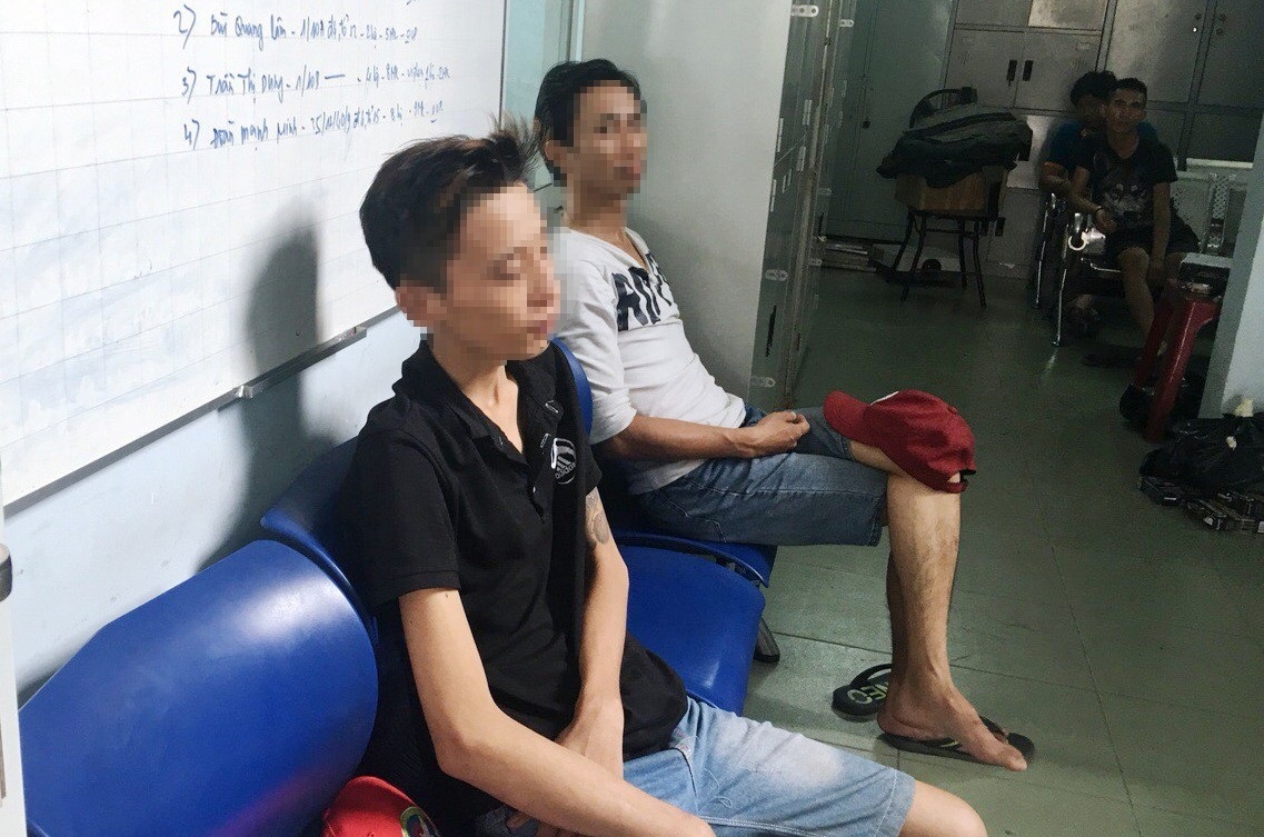 TPHCM: Chốt chặn cửa ngõ thành phố, gom hàng loạt tài xế container sử dụng ma túy - Ảnh 8. TPHCM: Chốt chặn cửa ngõ thành phố, gom hàng loạt tài xế container sử dụng ma túy - Ảnh 8.