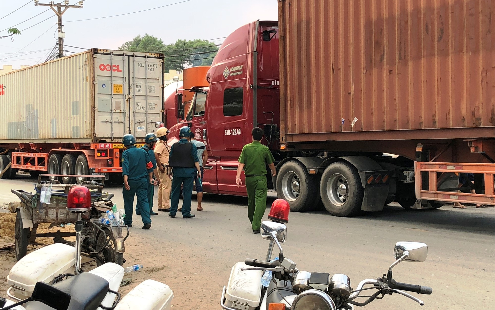 TPHCM: Kinh hoàng tài xế container dùng 3 loại ma túy, phóng như bay trên xa lộ - Ảnh 2. TPHCM: Kinh hoàng tài xế container dùng 3 loại ma túy, phóng như bay trên xa lộ - Ảnh 2.