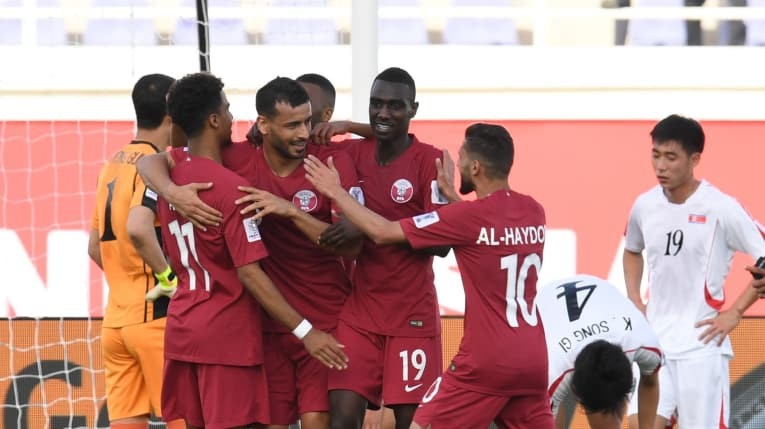 Đội tuyển Qatar hạ Triều Tiên với tỷ số kiểu tennis - Ảnh 3. Đội tuyển Qatar hạ Triều Tiên với tỷ số kiểu tennis - Ảnh 3.