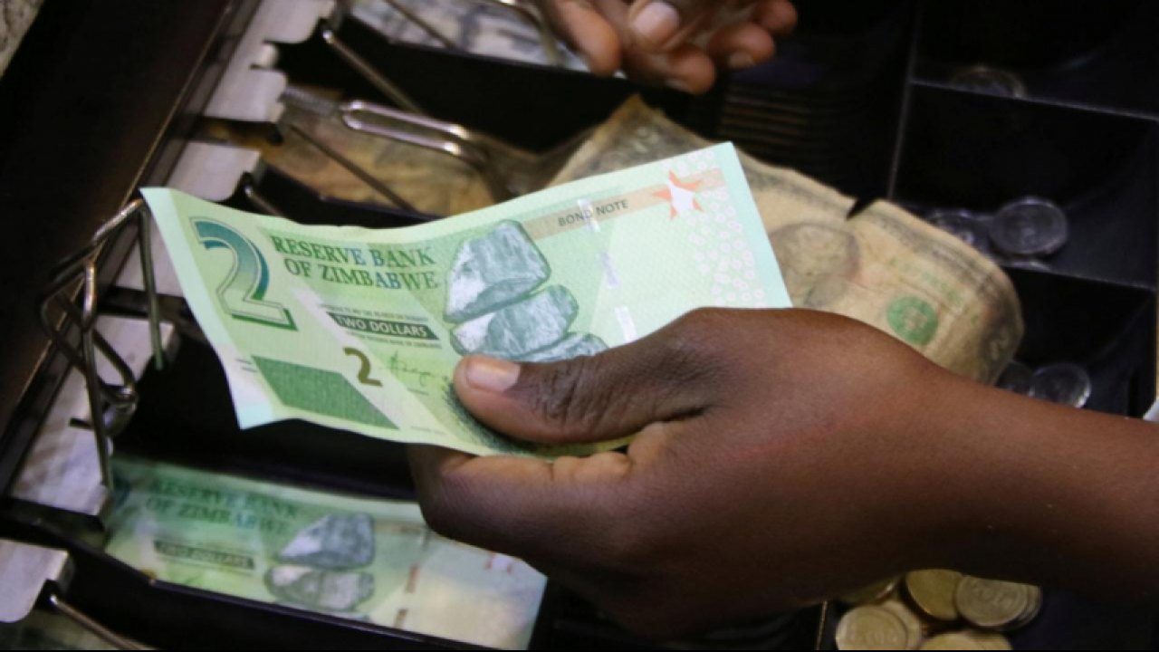 Zimbabwe sắp tung loại tiền tệ mới để cứu nền tài chính - Ảnh 1. Zimbabwe sắp tung loại tiền tệ mới để cứu nền tài chính - Ảnh 1.