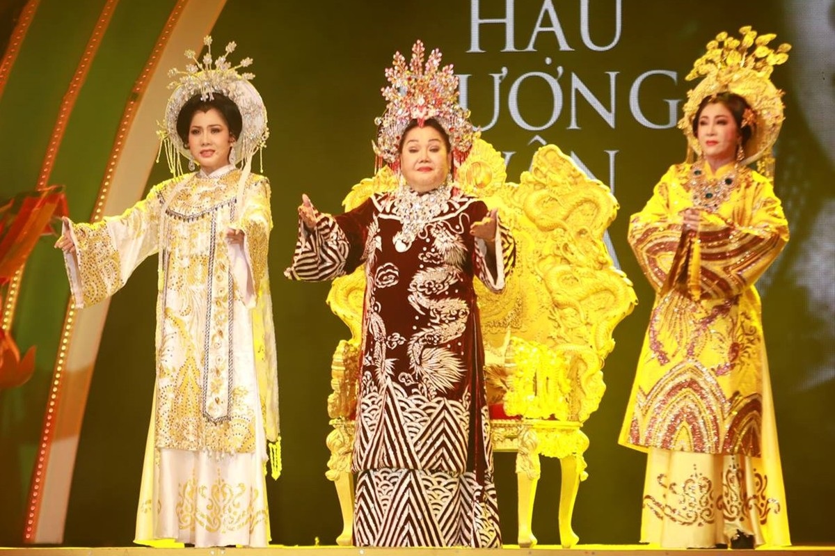 Ngoài 70, NSND Lệ Thủy và NSƯT Minh Vương ngọt ngào khi song ca - Ảnh 7. Ngoài 70, NSND Lệ Thủy và NSƯT Minh Vương ngọt ngào khi song ca - Ảnh 7.