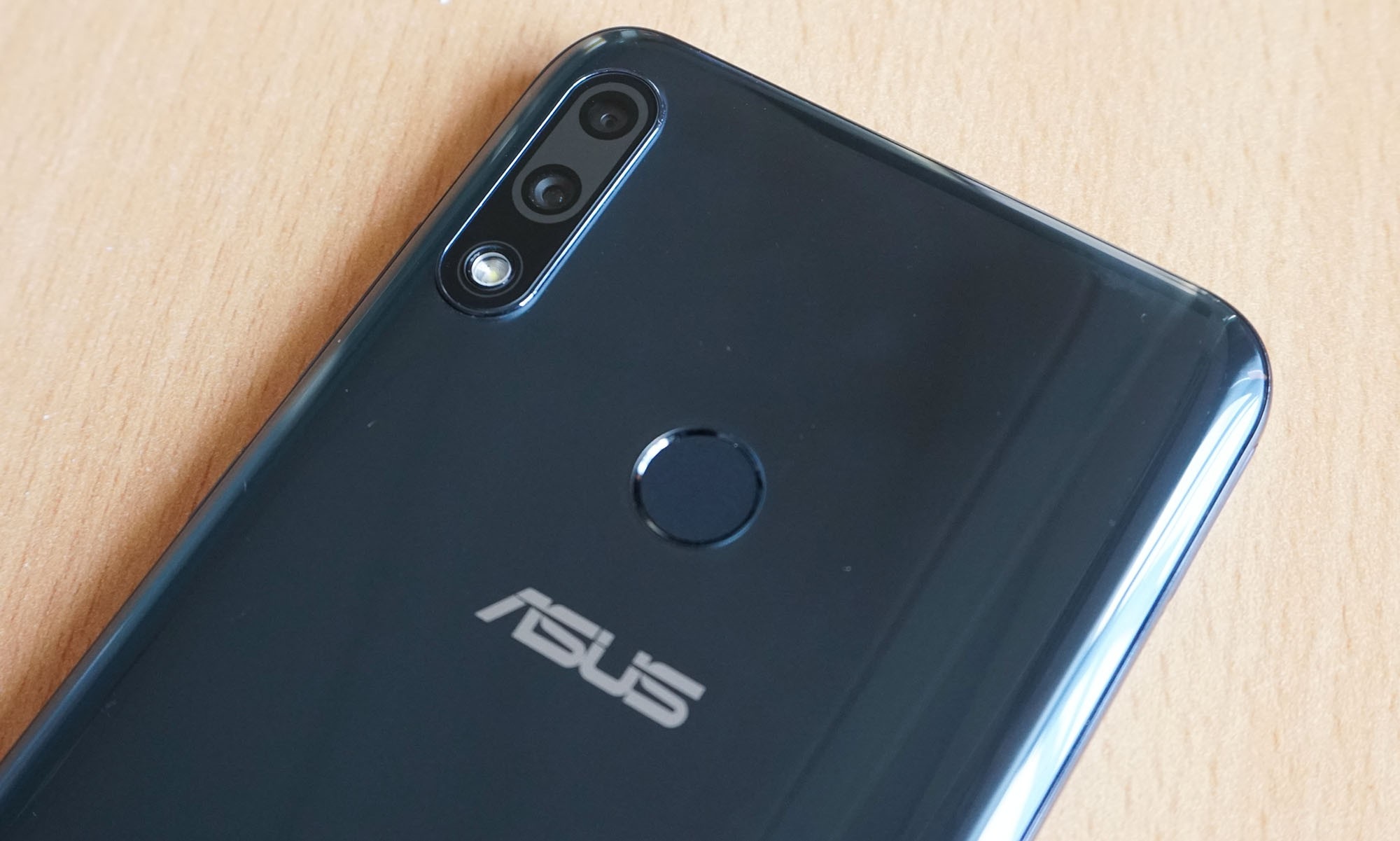 Trên tay Zenfone Max (M2) và Zenfone Max Pro (M2) - Ảnh 5. Trên tay Zenfone Max (M2) và Zenfone Max Pro (M2) - Ảnh 5.