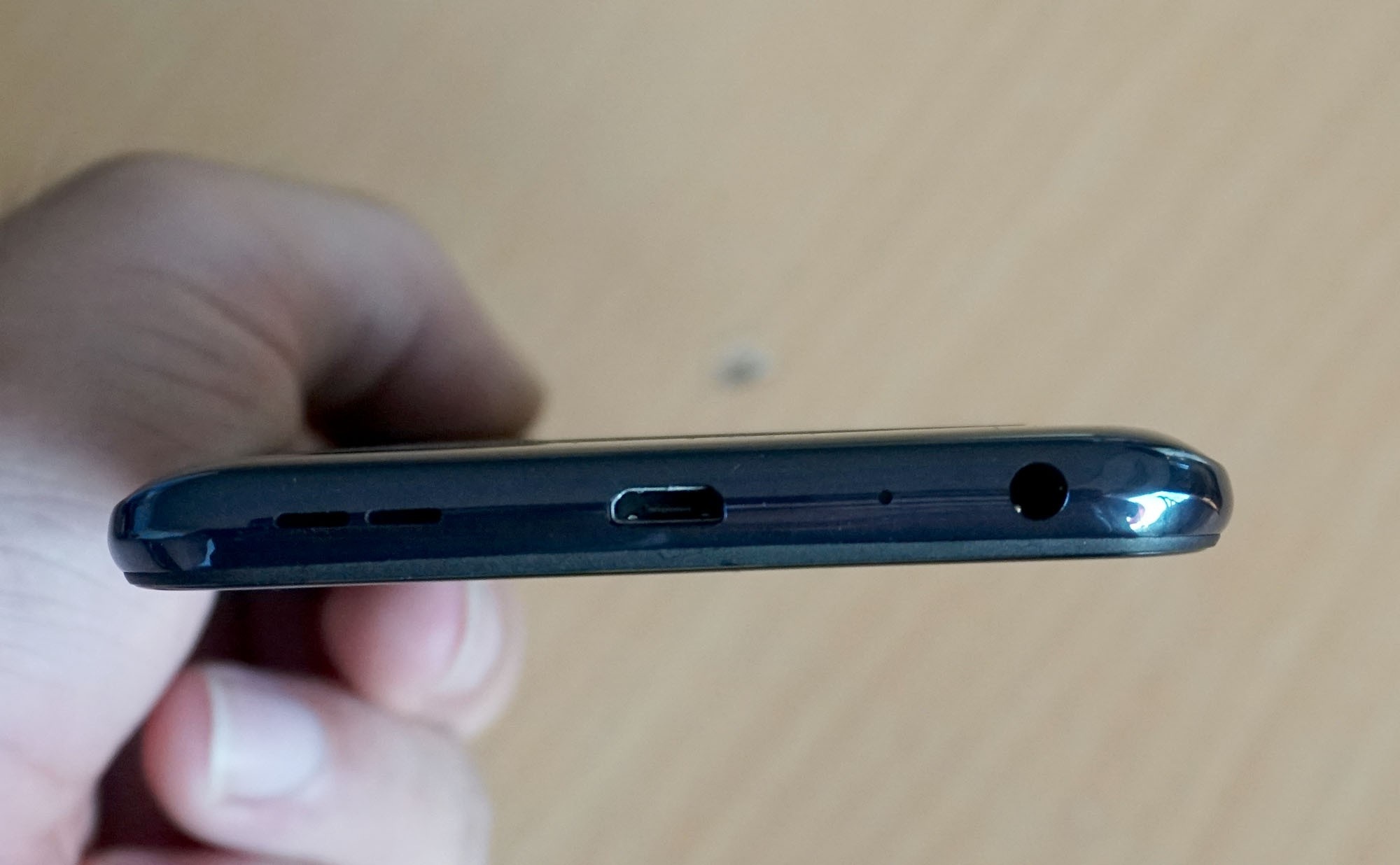 Trên tay Zenfone Max (M2) và Zenfone Max Pro (M2) - Ảnh 7. Trên tay Zenfone Max (M2) và Zenfone Max Pro (M2) - Ảnh 7.