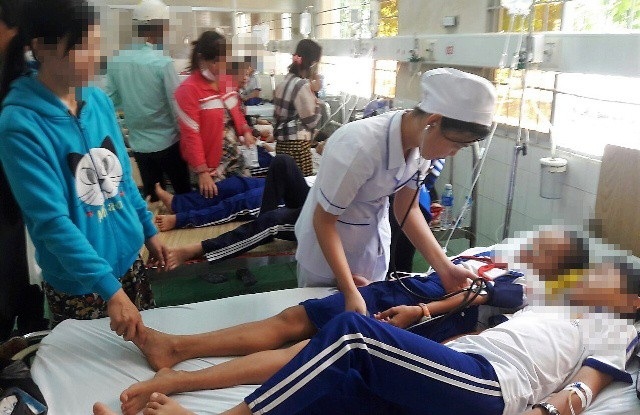 Vụ học sinh ngộ độc do súc miệng fluor:Tất cả học sinh đã xuất viện - Ảnh 1. Vụ học sinh ngộ độc do súc miệng fluor:Tất cả học sinh đã xuất viện - Ảnh 1.