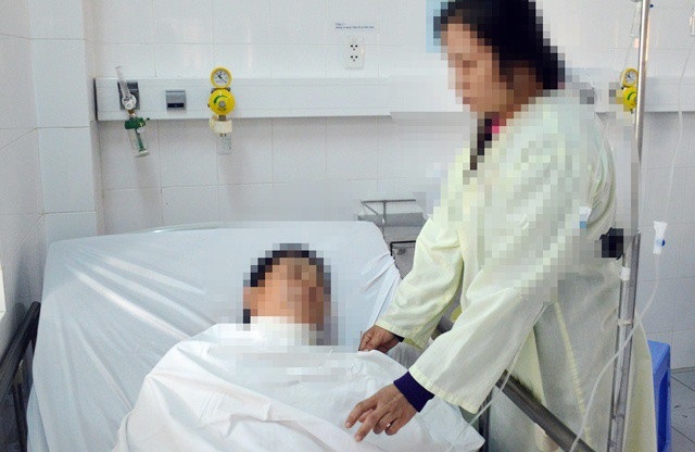 Lời kể của tài xế taxi nghi bị khách cứa cổ ngay trên xe - Ảnh 1. Lời kể của tài xế taxi nghi bị khách cứa cổ ngay trên xe - Ảnh 1.