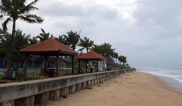 Khách sạn, resort “bức tử” bờ biển miền Trung - Ảnh 3. Khách sạn, resort “bức tử” bờ biển miền Trung - Ảnh 3.