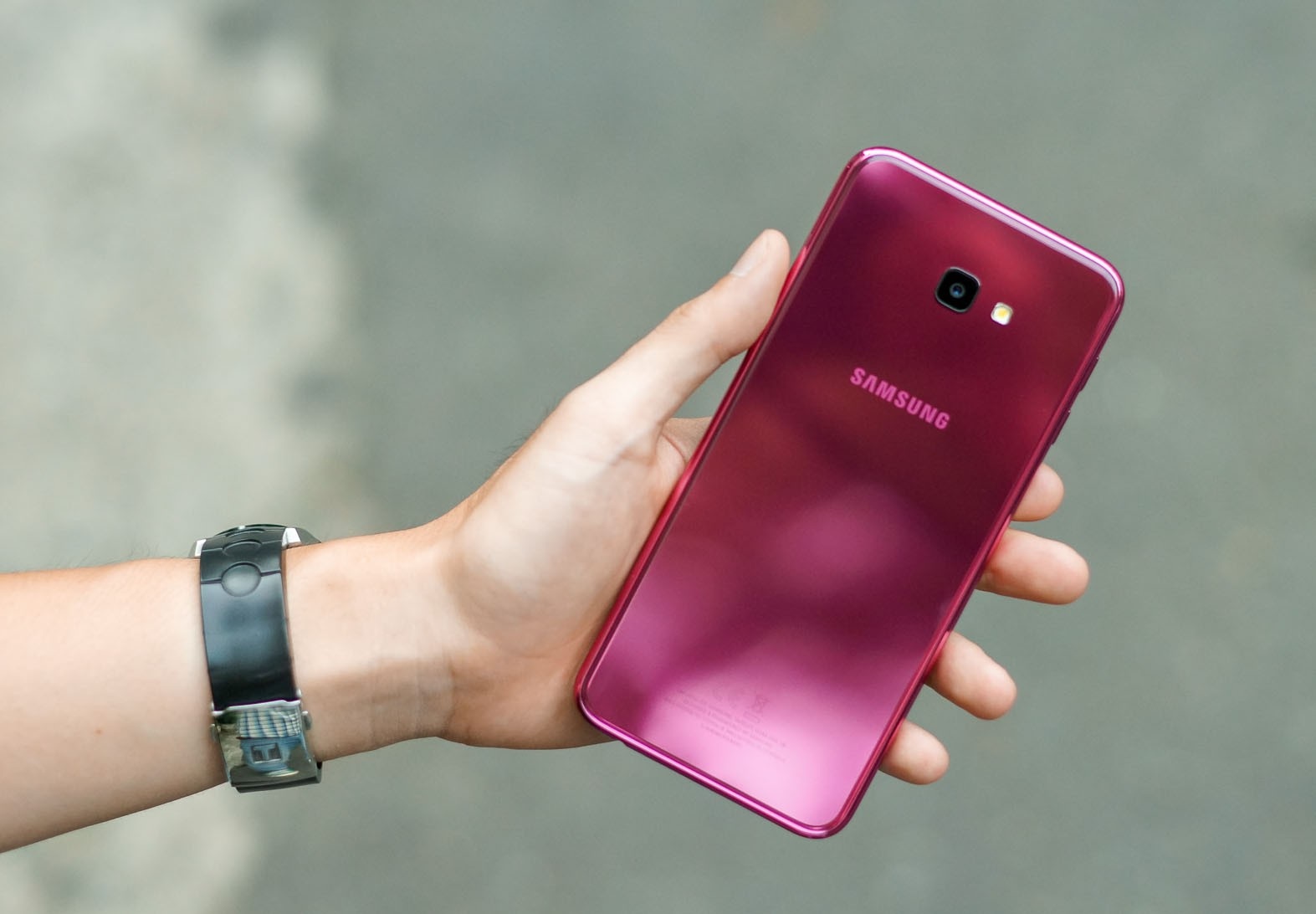 Redmi 5 Plus là mẫu smartphone giá rẻ được độc giả Dân trí yêu thích nhất - Ảnh 6. Redmi 5 Plus là mẫu smartphone giá rẻ được độc giả Dân trí yêu thích nhất - Ảnh 6.