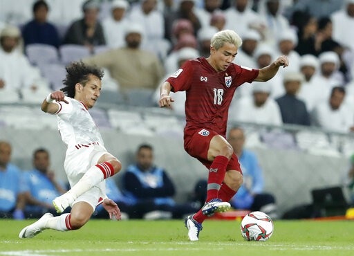 UAE 1-1 Thái Lan: Dắt tay nhau đi tiếp - Ảnh 2. UAE 1-1 Thái Lan: Dắt tay nhau đi tiếp - Ảnh 2.